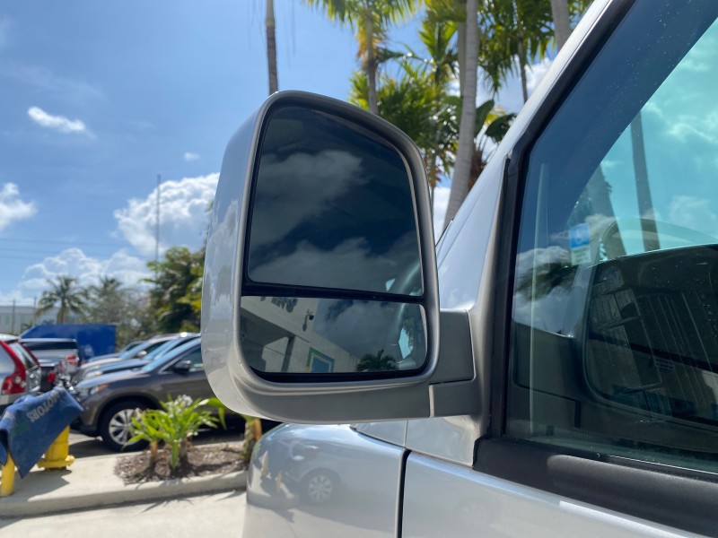 2013 GMC SAVANA HI TOP CONVERSION HANDICAP LIFT LOW MILES 24,857 in , 