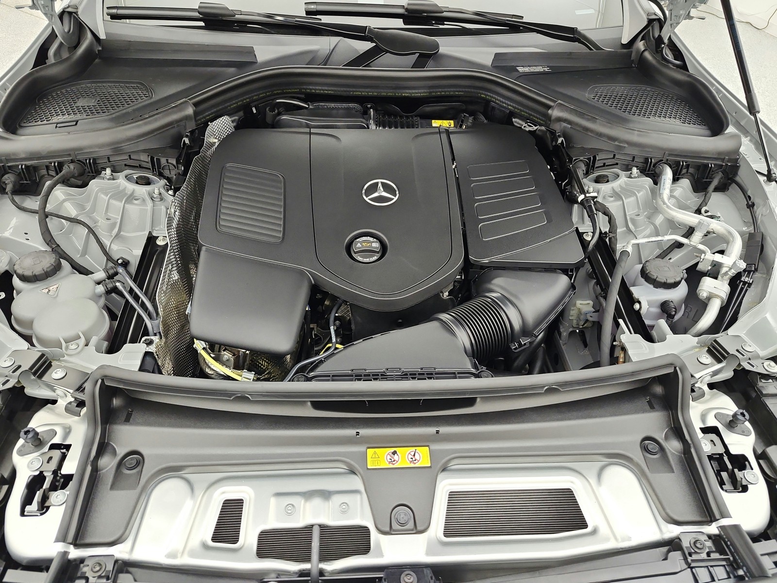 New 2027 MANUFAKTUR Alpine Grey Mercedes-Benz GLC 300 SUV image 12