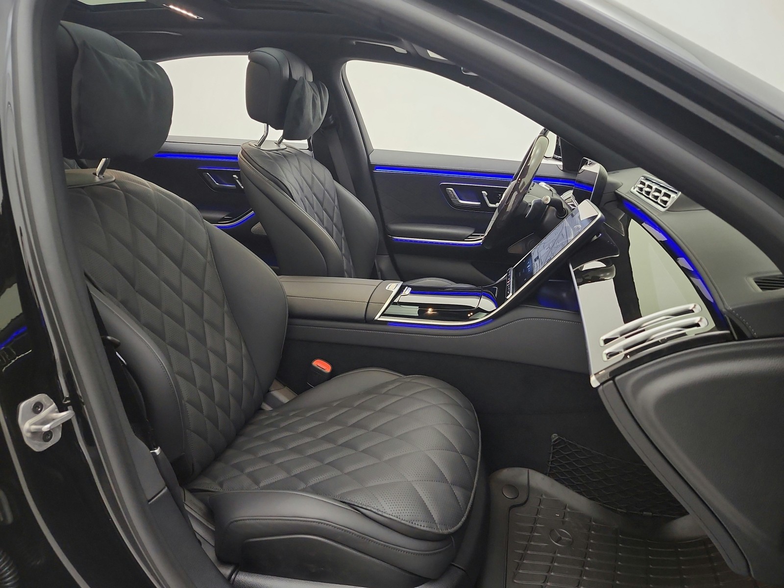 New 2026 Obsidian Black Metallic Mercedes-Benz S 580 image 15