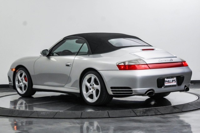 2004 Porsche 911 Carrera 4S 11