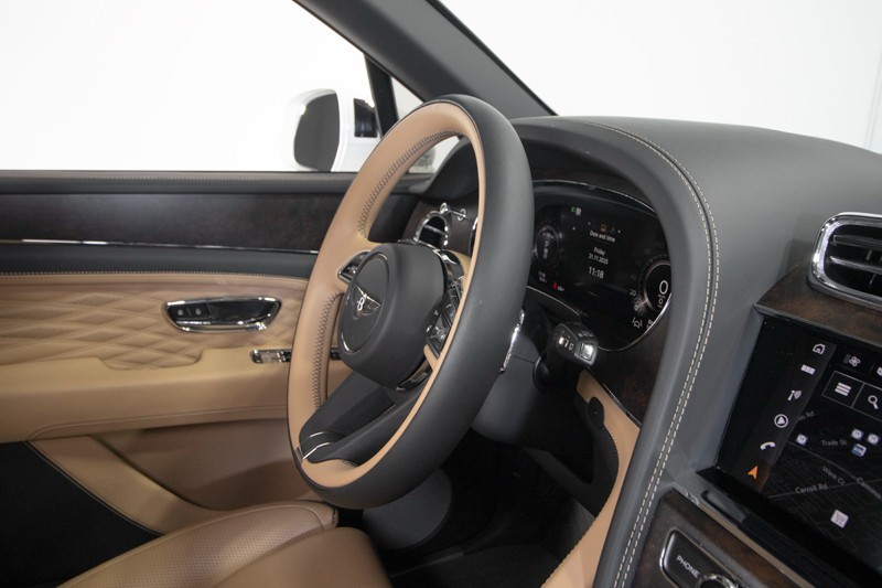 2024 Bentley Bentayga EWB Bentayga EWB Azure ($281,000 MSRP) *1-OWNER* in , 