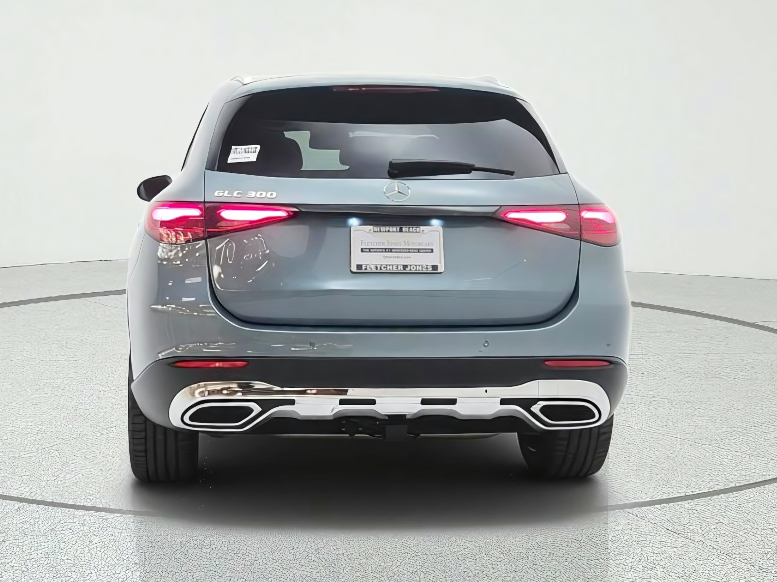 New 2027 Verde Silver Metallic Mercedes-Benz GLC 300 SUV image 6