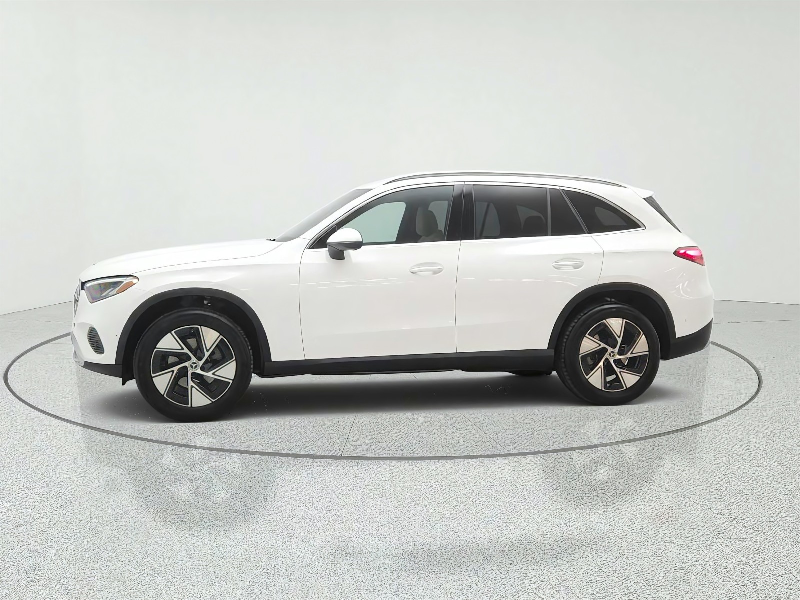 Certified Used 2024 Polar White Mercedes-Benz GLC 300 4MATIC® SUV image 8