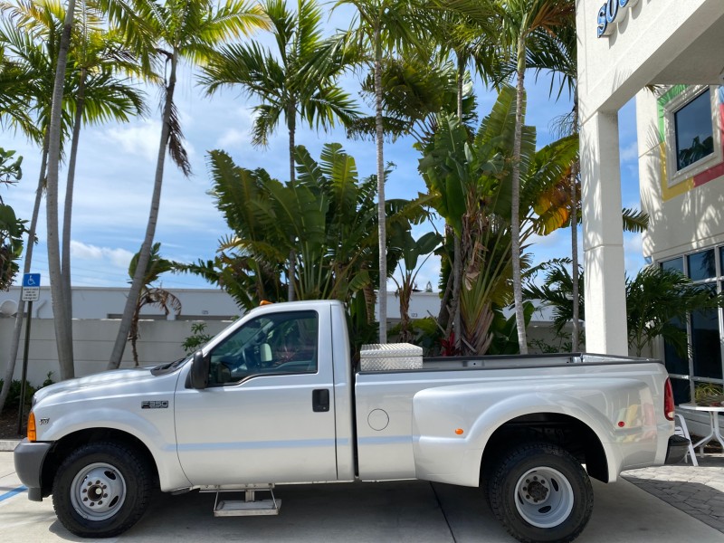 2001 Ford Super Duty F-350 DRW XL 1 OWNER LOW MILES 14,269 in , 