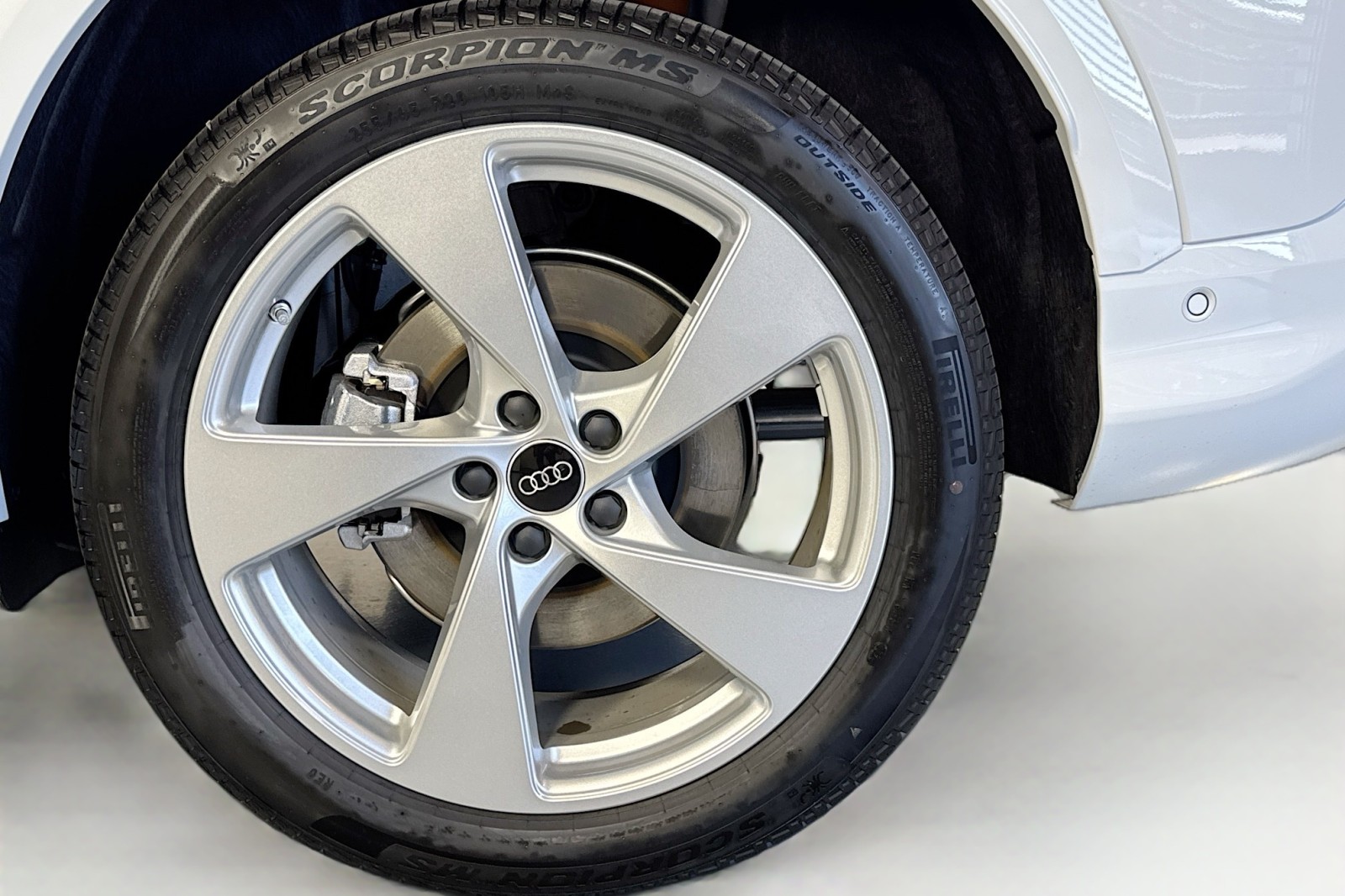 New 2025 Glacier White Metallic Audi Premium Plus 2.0 TFSI quattro image 28