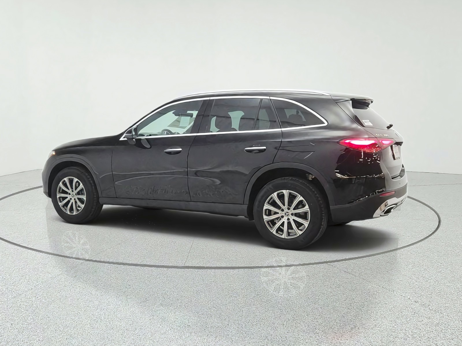 New 2026 Black Mercedes-Benz GLC 300 SUV image 7