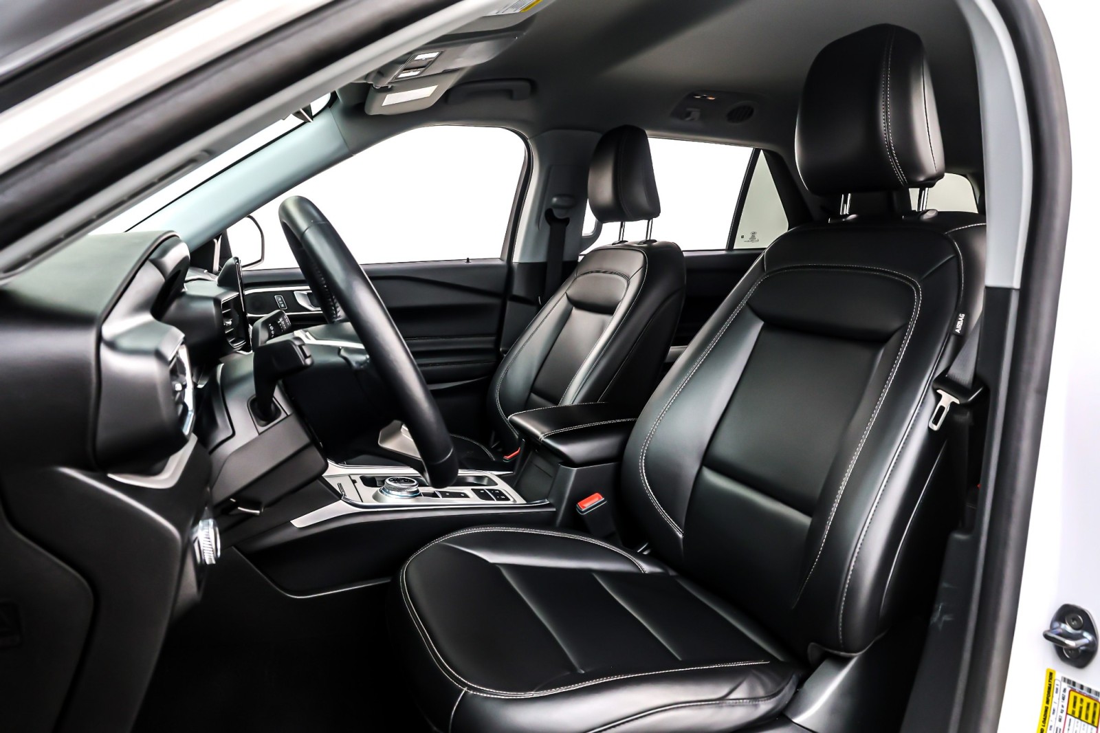 Used 2023 Oxford White Ford XLT RWD image 17