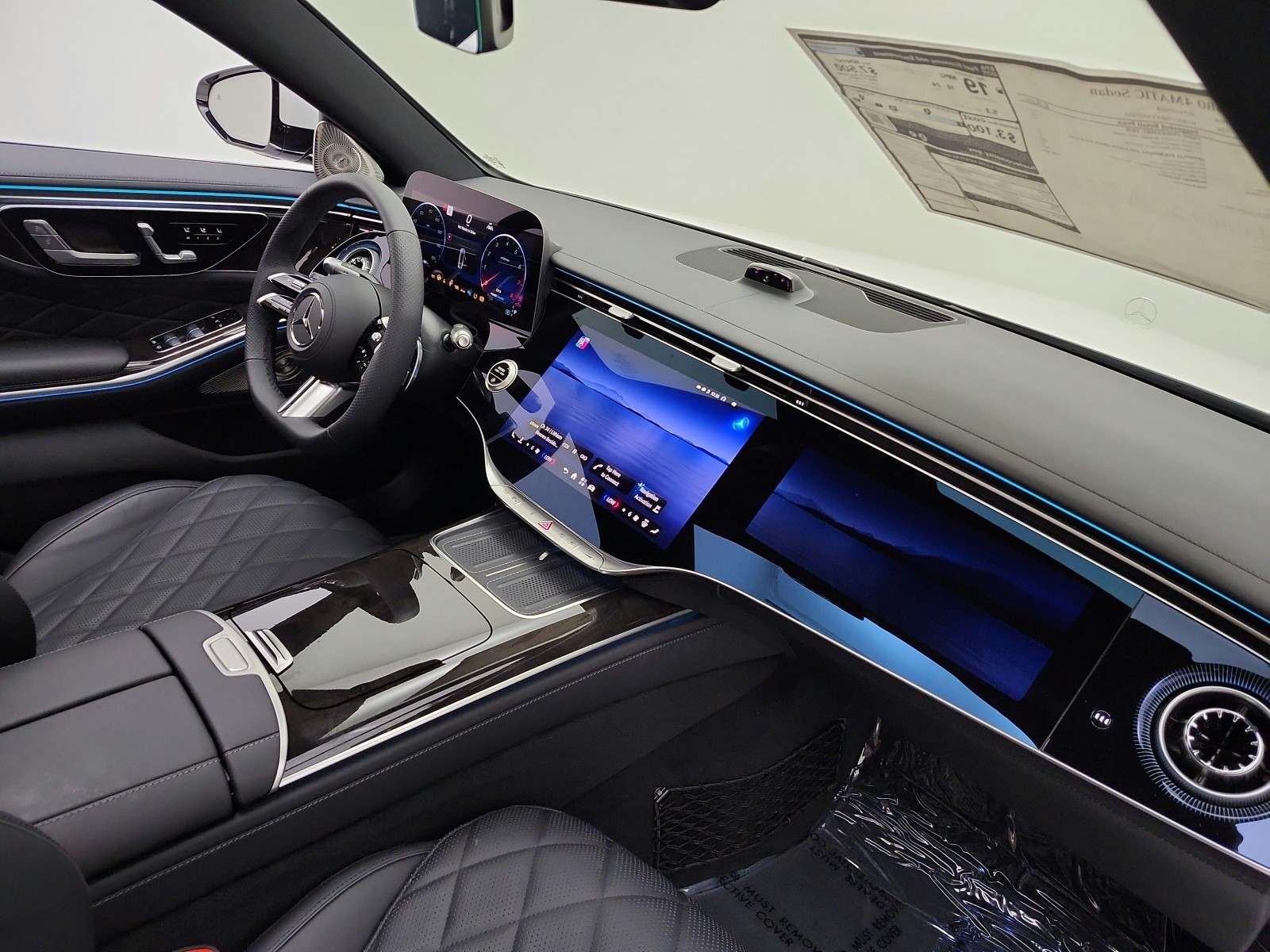 New 2027 MANUFAKTUR Moonlight White Metallic Mercedes-Benz S 580 4MATIC® Sedan image 14