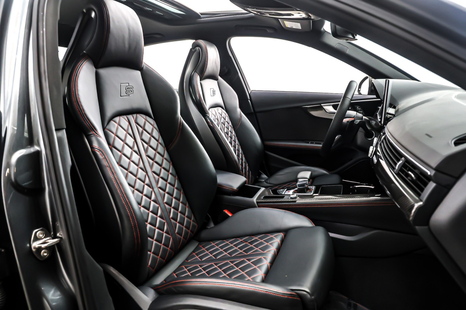 Used 2023 Daytona Gray Pearl Effect Audi Premium Plus 3.0 TFSI quattro image 8