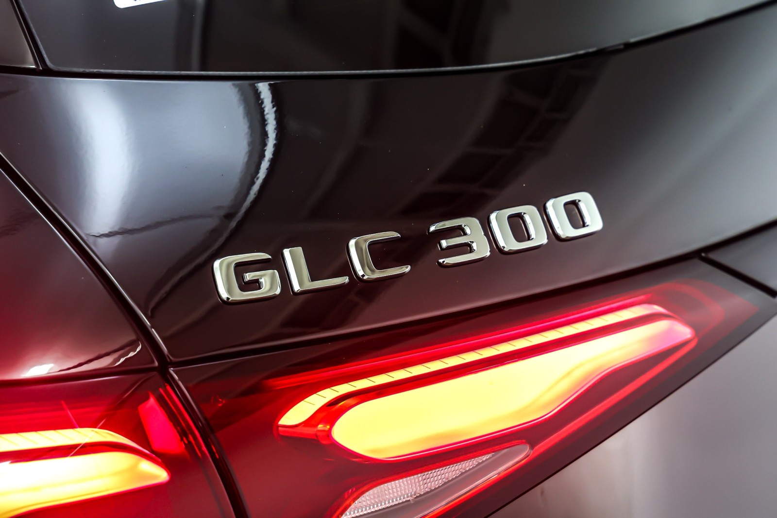 New 2026 Black Mercedes-Benz GLC 300 image 9