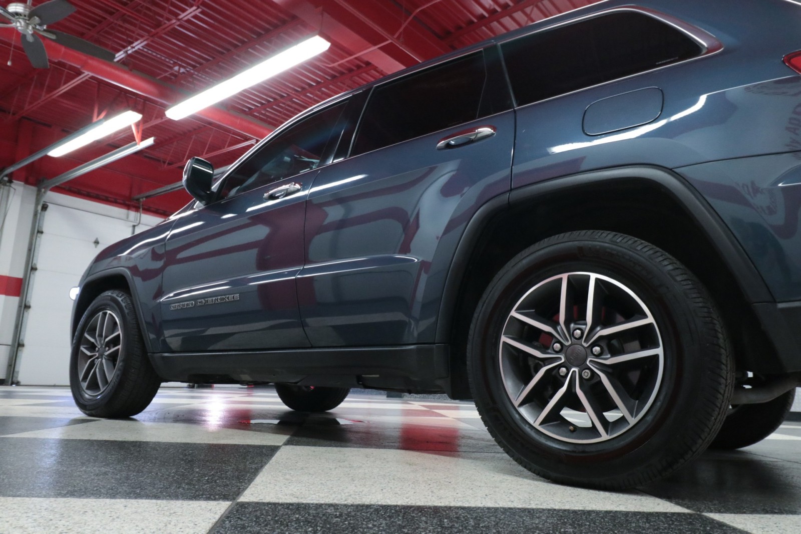 Used Car 2021 Jeep Grand Cherokee  Limited For Sale Under $25,000 In Austin, Texas