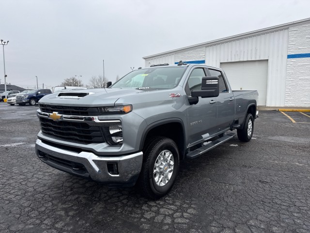 2024 Chevrolet Silverado 3500HD LT Crew Cab 4WD