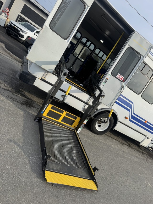 2015 Ford E-450 Wheelchair Lift & Passenger Bus in , 