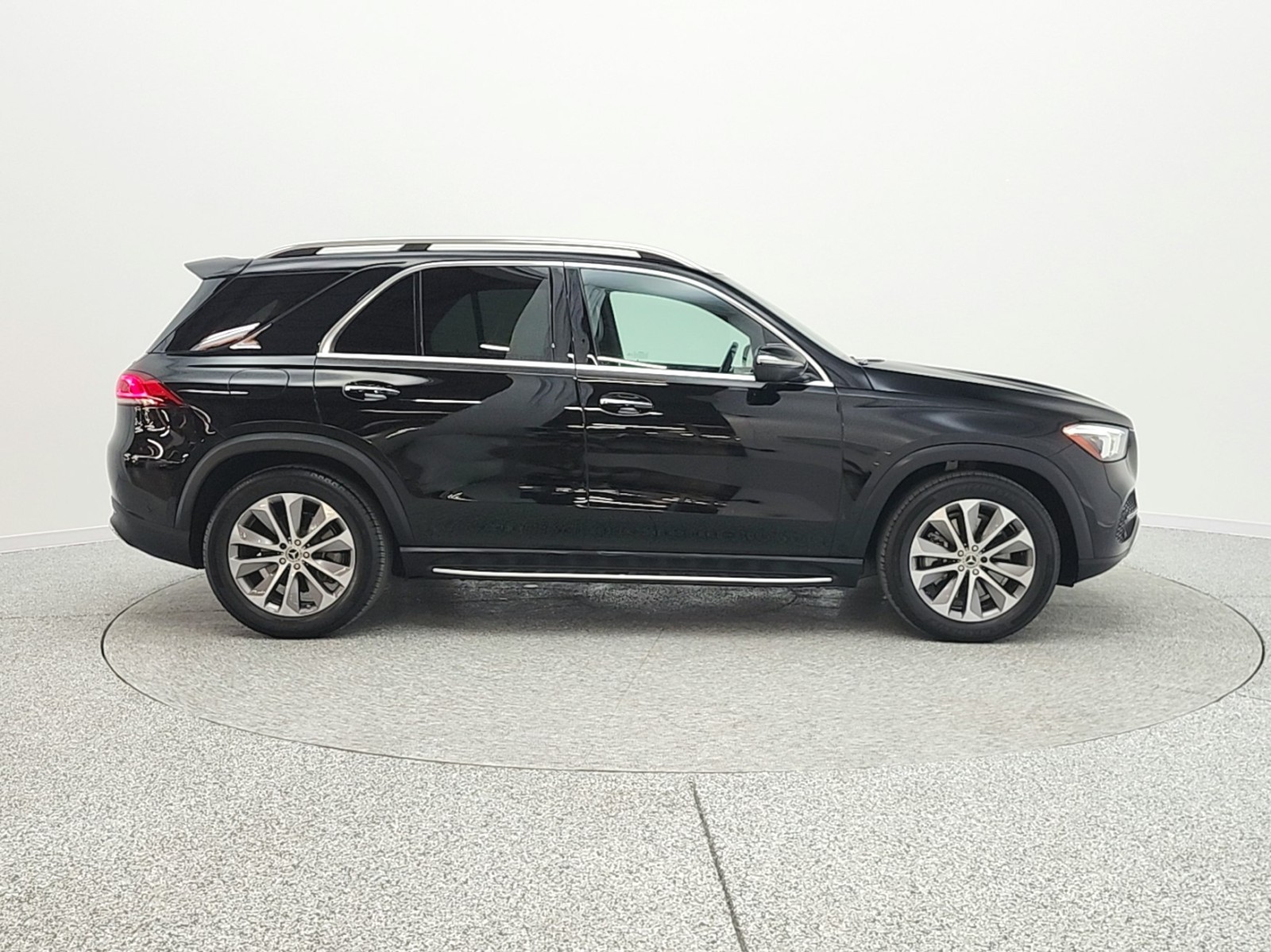 Certified Used 2022 Black Mercedes-Benz GLE 450 4MATIC® SUV image 5