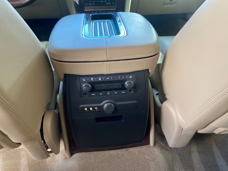 2013 Cadillac Escalade Luxury 1 OWNER LOW MILES 70,251 in ,