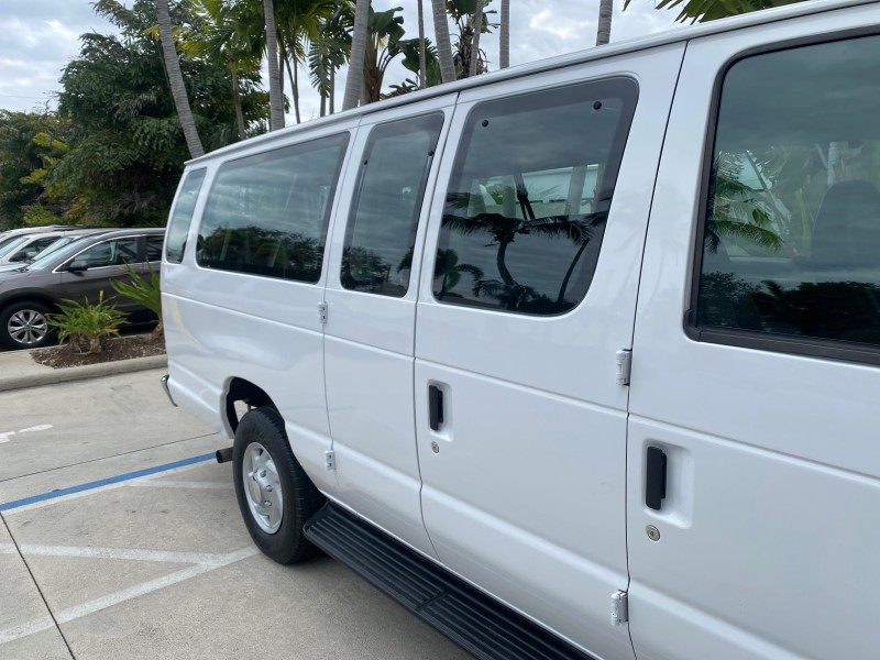 2008 Ford Econoline Wagon XLT 15 PASSENGERS E350 CLEAN in , 