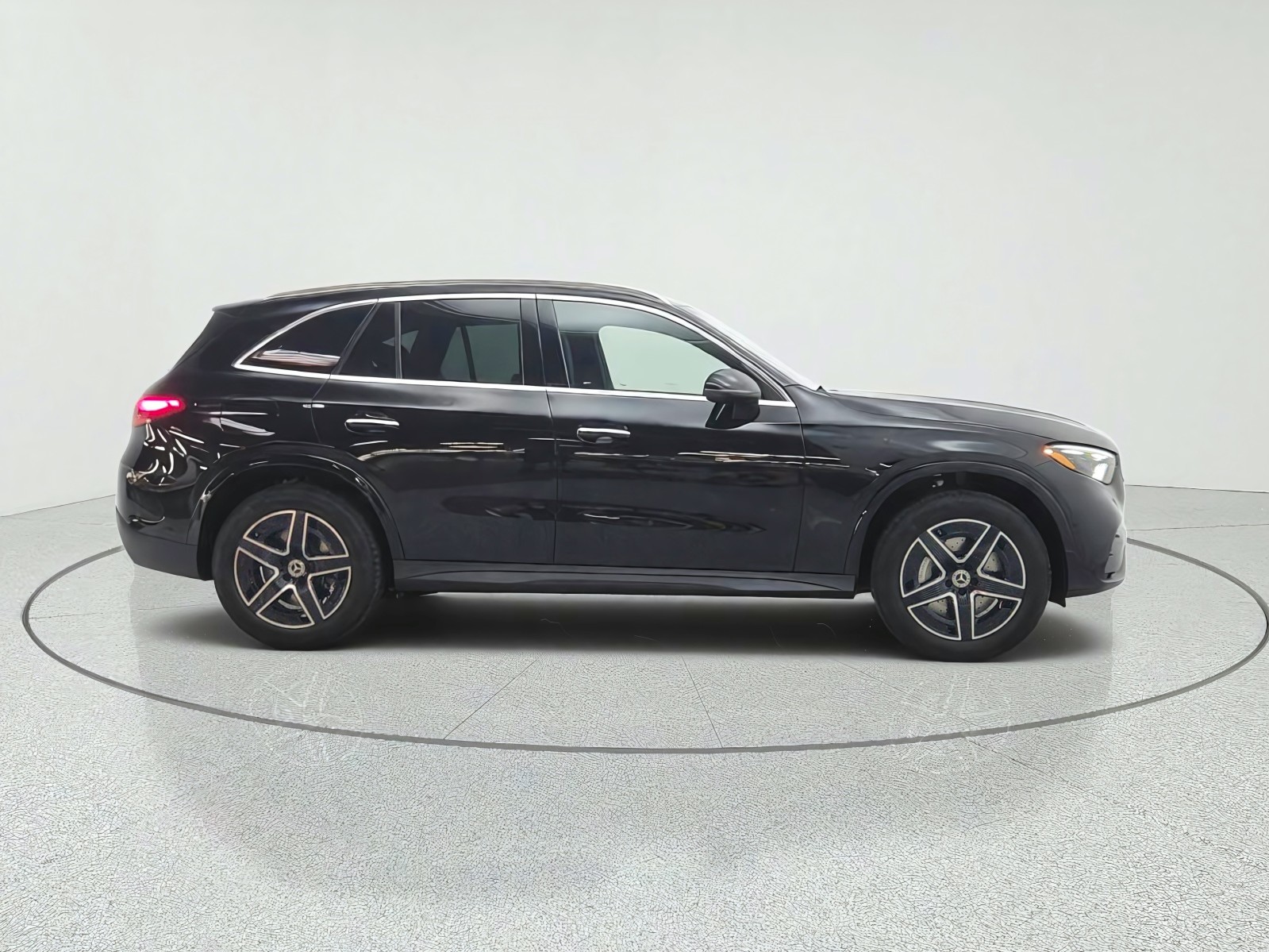 New 2027 Black Mercedes-Benz GLC 350e 4MATIC® SUV image 4
