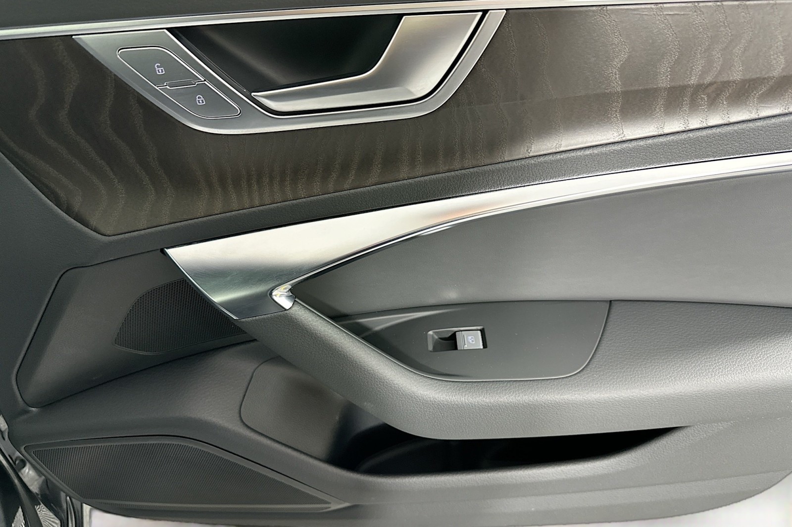 Used 2023 Daytona Gray Pearl Effect Audi Premium image 22