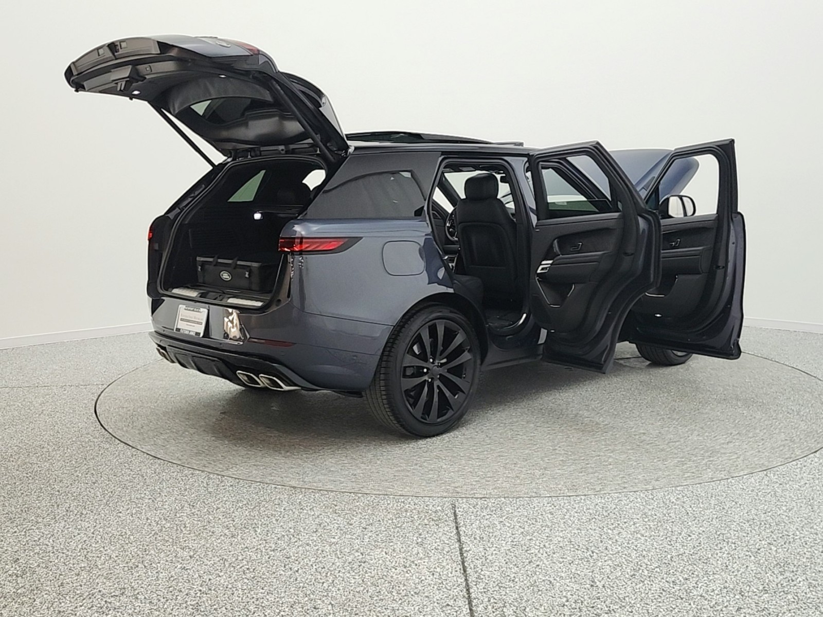 Used 2023 Varesine Blue Metallic Land Rover P530 First Edition image 11