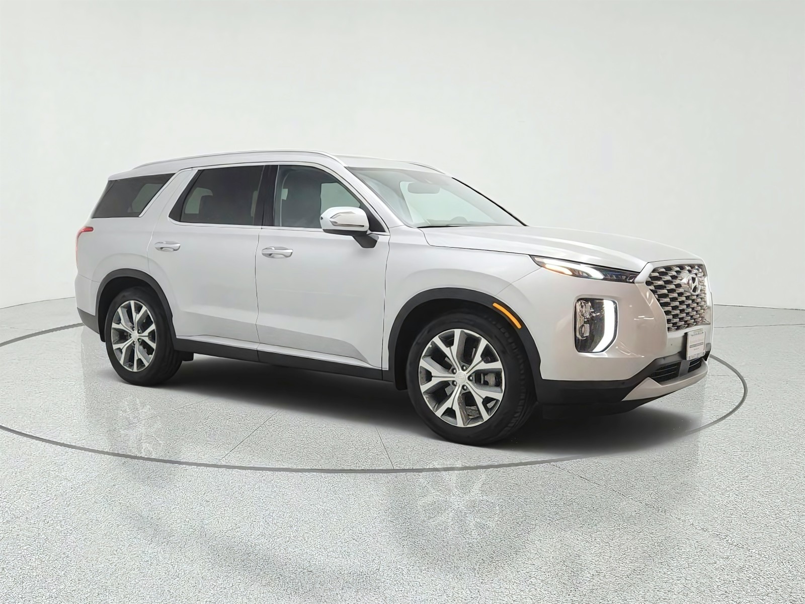 Used 2022 Typhoon Silver Hyundai SEL AWD image 3