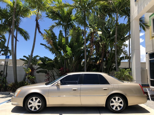 2006 Cadillac DTS w/1SB Heated and Cooled Leather CD AUX Onstar in pompano beach, Florida