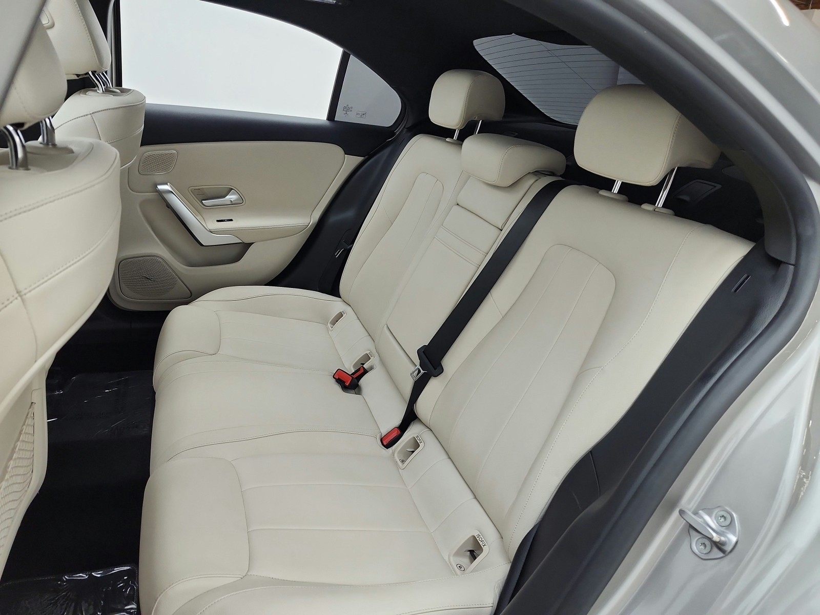 Used 2020 Mojave Silver Metallic Mercedes-Benz A 220 Sedan image 16