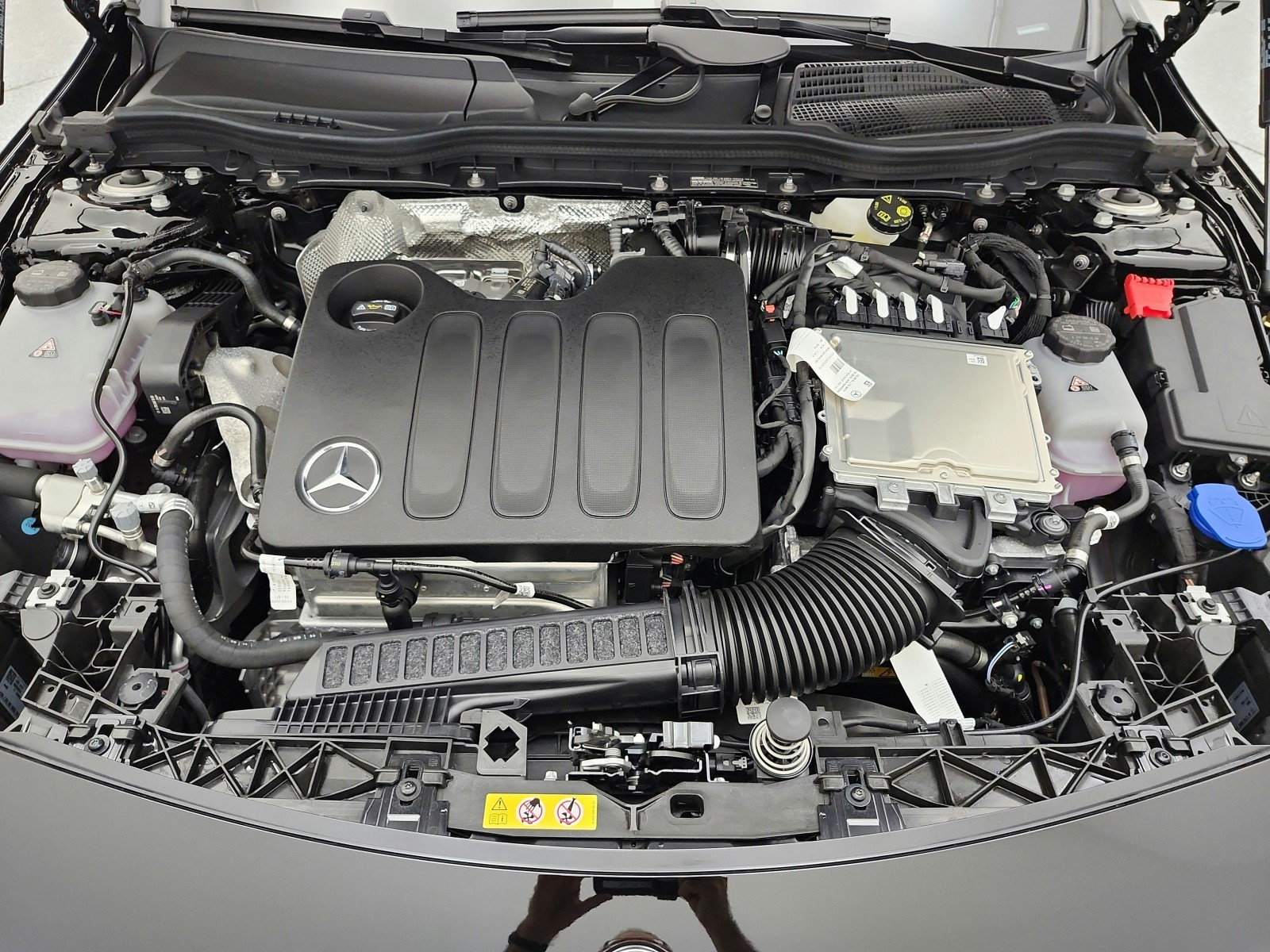 New 2027 Night Black Mercedes-Benz CLA 220 Hybrid FWD image 12