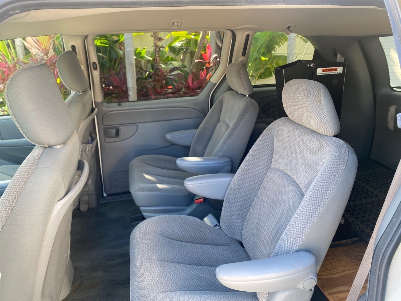 2006 Dodge Caravan SXT LOW MILES 28,367 1 OWNER HANDICAP LIFT in , 