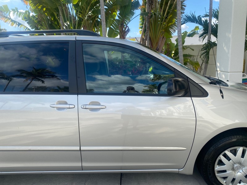 2010 Toyota Sienna LE LOW MILES 41,871 1 OWNER 7 PASSENGER in , 