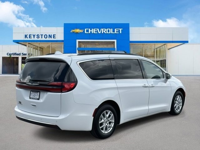 2022 Chrysler Pacifica Touring L 3