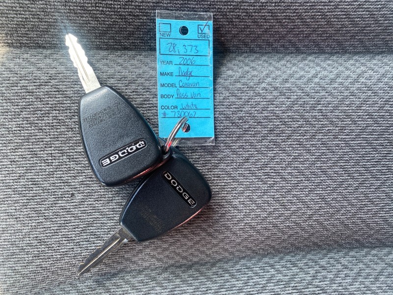2006 Dodge Caravan SXT LOW MILES 28,367 1 OWNER HANDICAP LIFT in , 