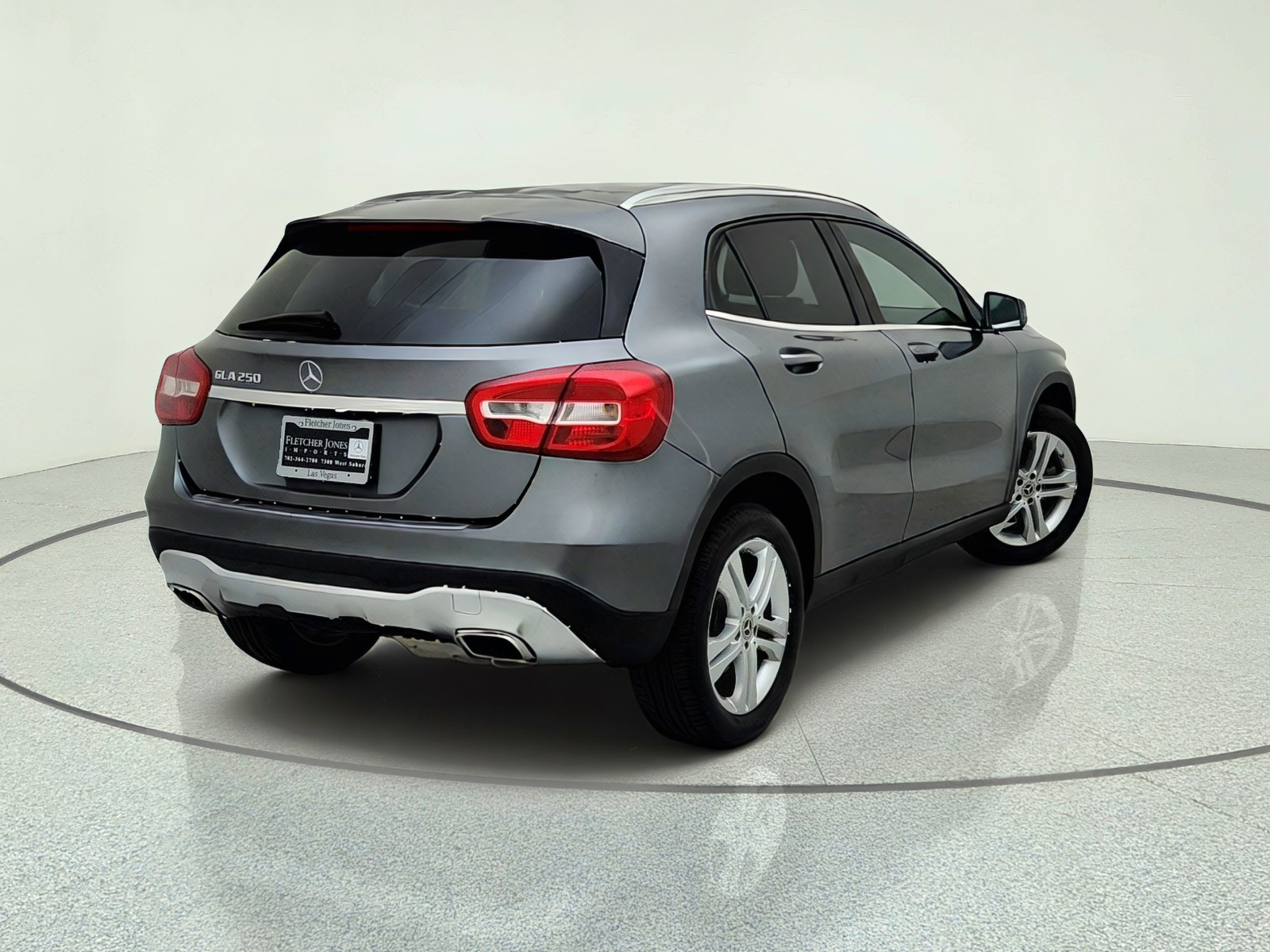 Used 2018 Mountain Grey Metallic Mercedes-Benz GLA 250 image 9