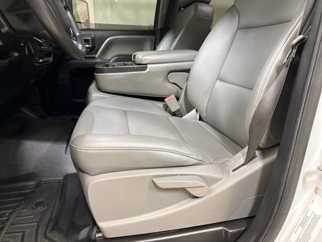 2020 Chevrolet Silverado MD 5500 Duramax RWD Utility/ Service Bed in , 