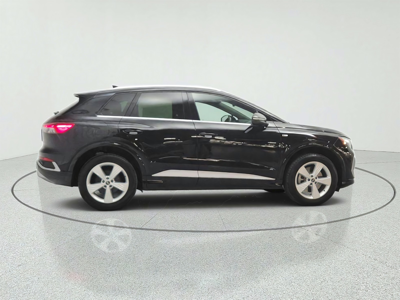 Used 2023 Mythos Black Metallic Audi Premium image 4