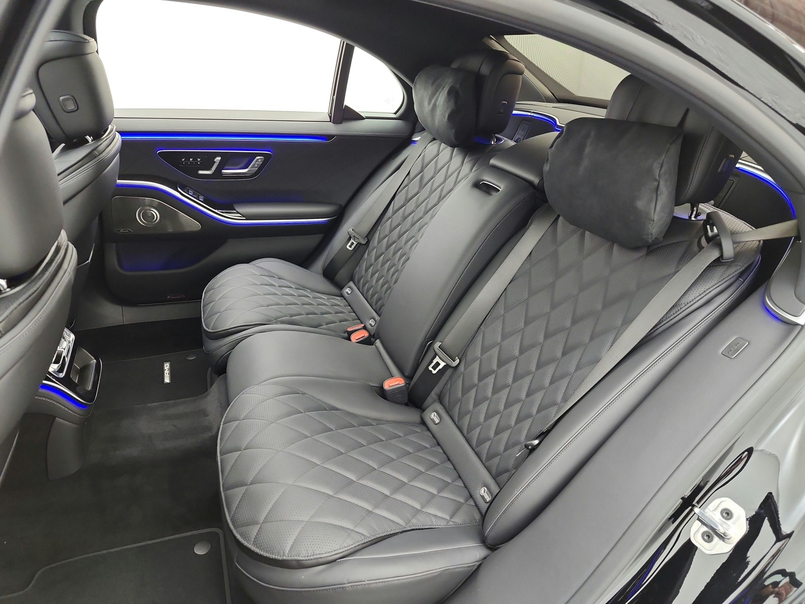 New 2026 Obsidian Black Metallic Mercedes-Benz S 580 image 11