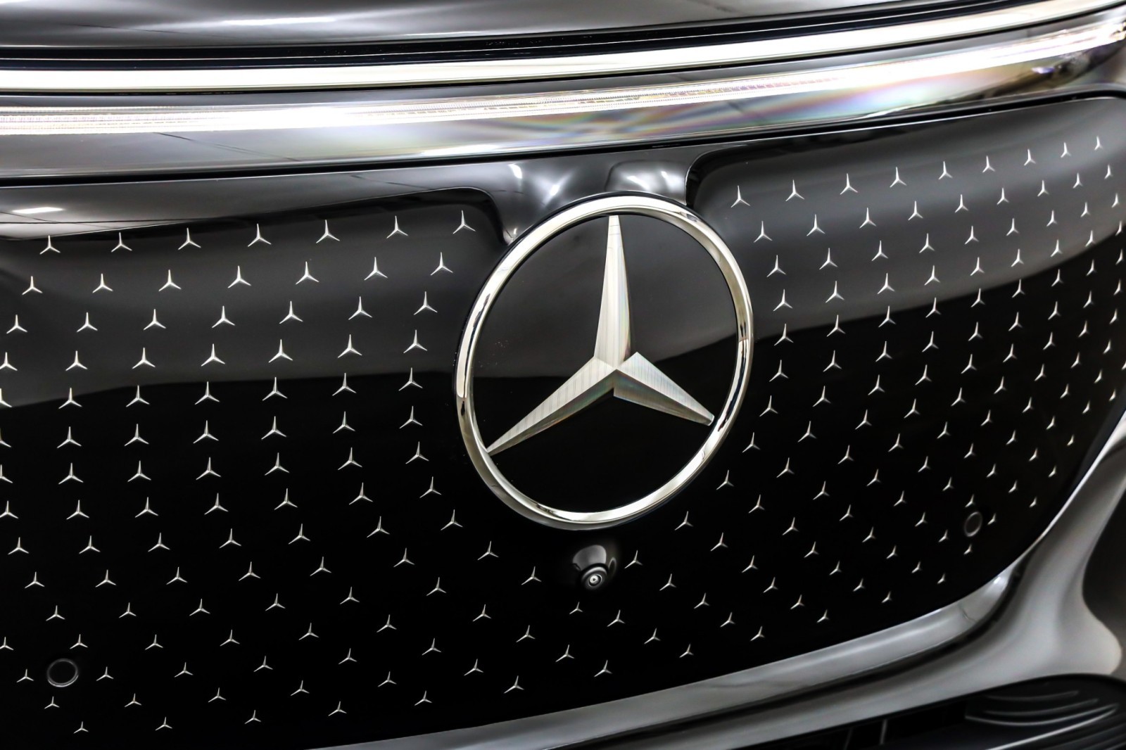 New 2026 Black Mercedes-Benz EQS 400 4MATIC® SUV image 11