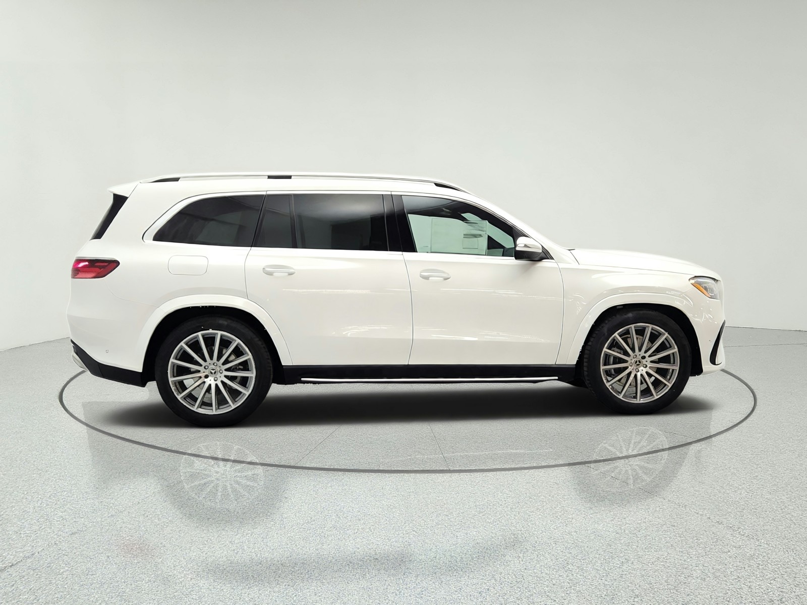 New 2026 Polar White Mercedes-Benz GLS 580 4MATIC® SUV image 4