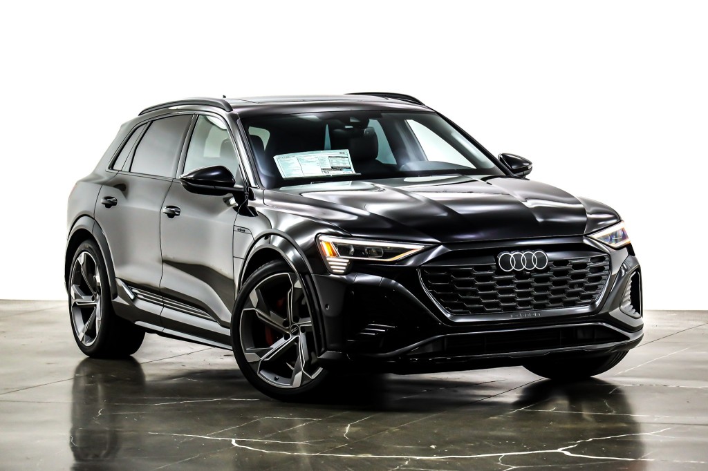 New 2024 Audi SQ8 etron Premium Plus quattro SUV in 1275 Bristol St