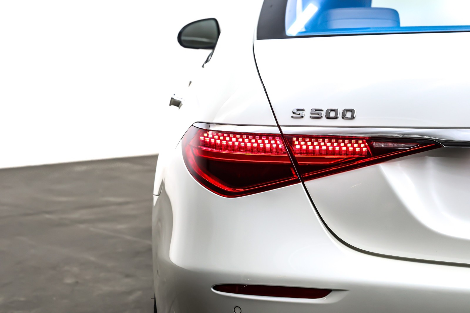 Certified Used 2023 MANUFAKTUR Diamond White Mercedes-Benz S 500 4MATIC® Sedan image 16