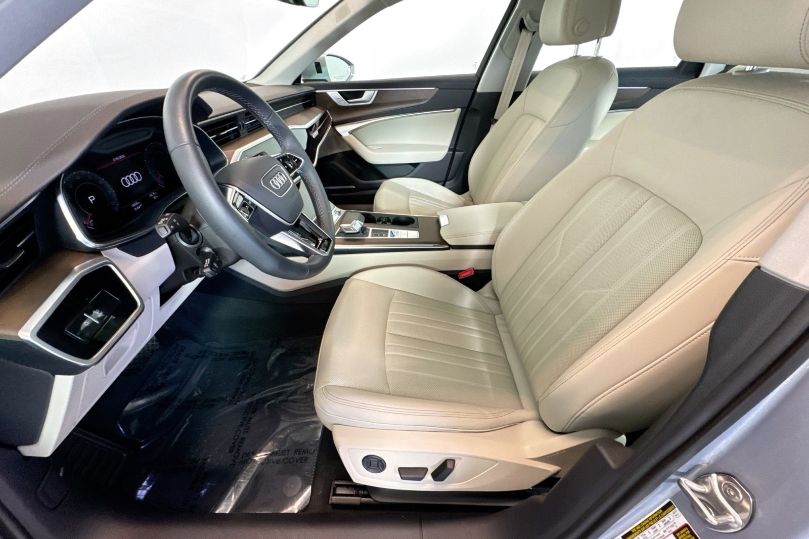 Used 2025 Florett Silver Metallic Audi Premium image 19