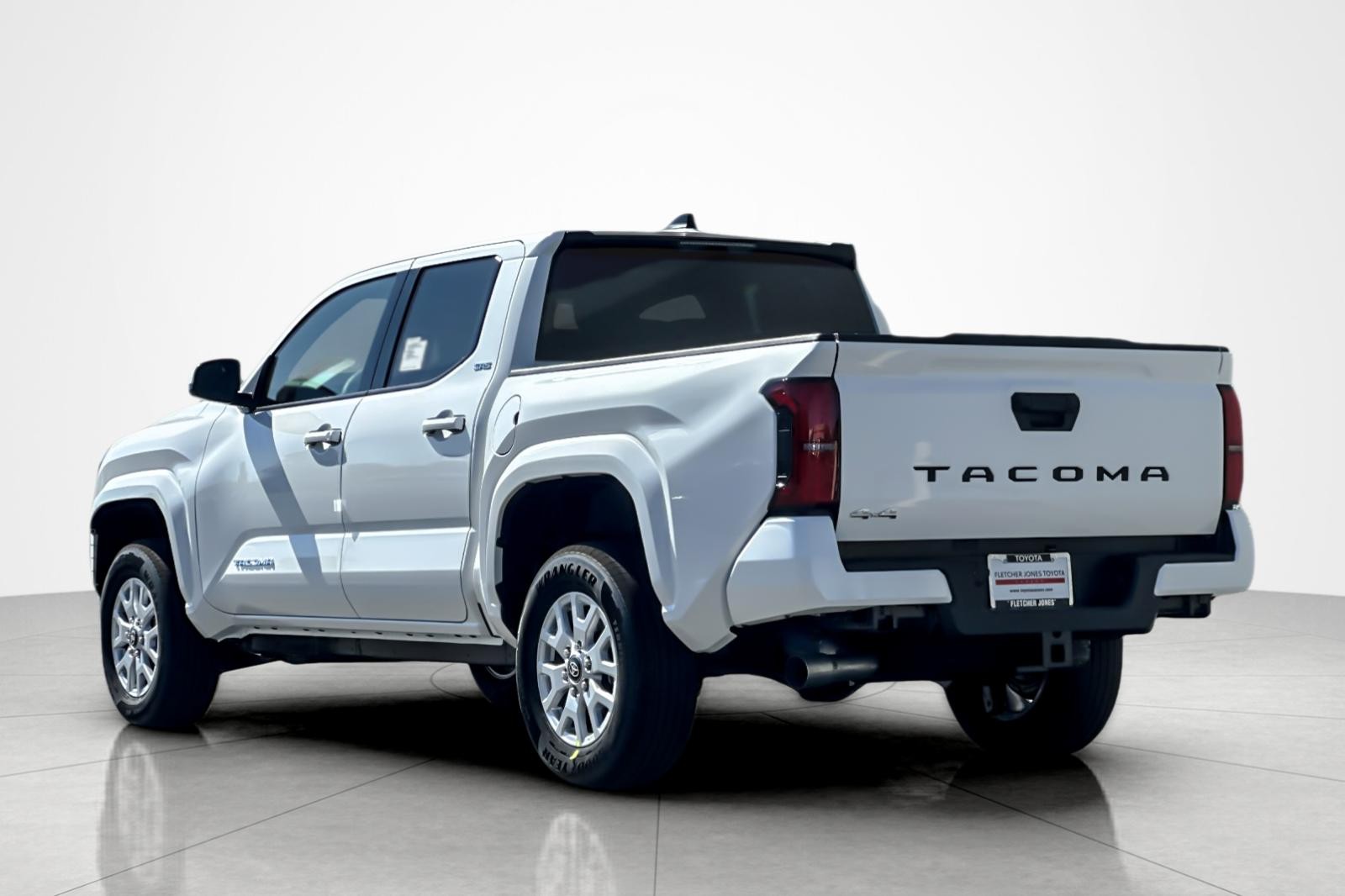 New 2026 Ice Cap Toyota SR5 image 3