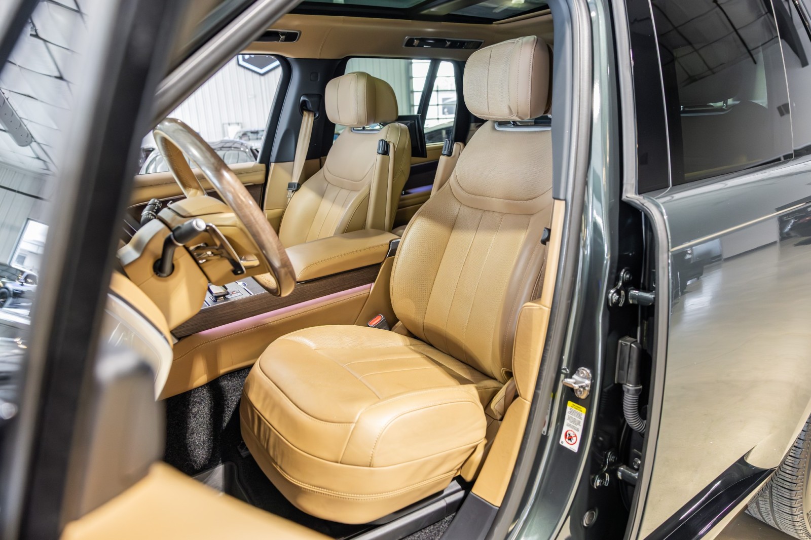 Used Car 2025 Land Rover Range Rover  Autobiography For Sale Under $150,000 In Boerne, Texas