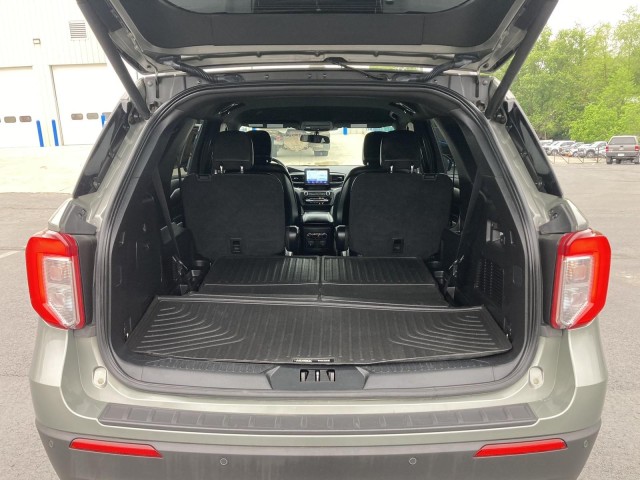 View vehicle photo 7