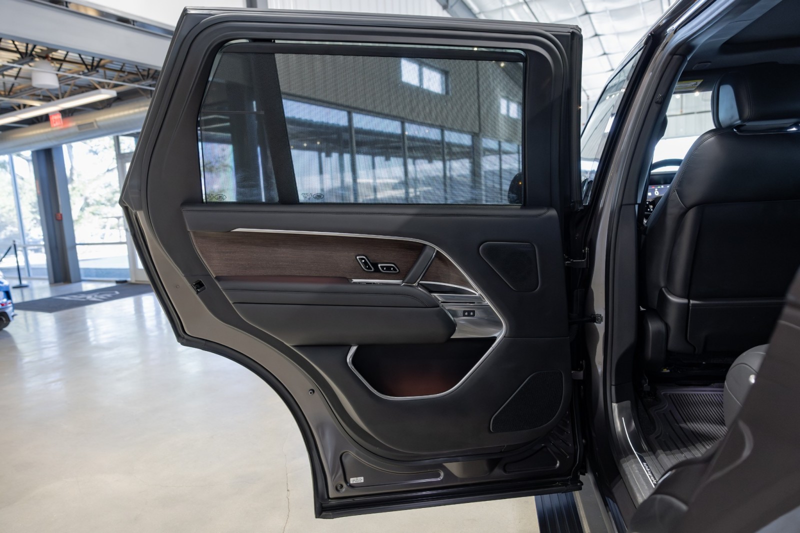 Used Car 2023 Land Rover Range Rover  Autobiography For Sale Under $130,000 In Boerne, Texas