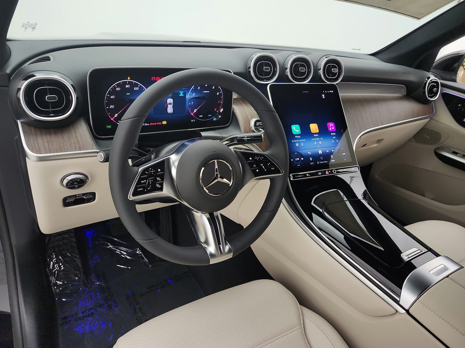 New 2026 Black Mercedes-Benz GLC 300 image 9