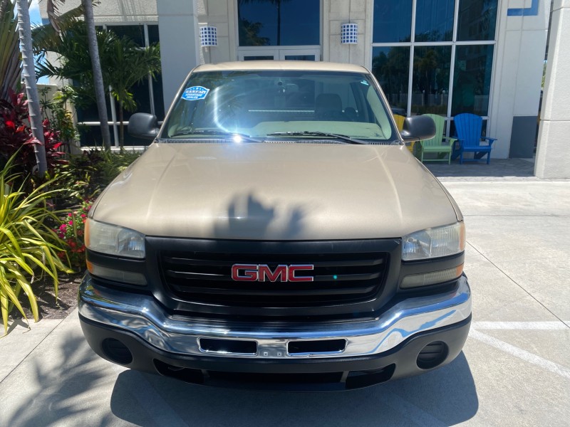 2005 GMC Sierra 1500 LOW MILES 83837 AC NO ACCIDENTS in ,