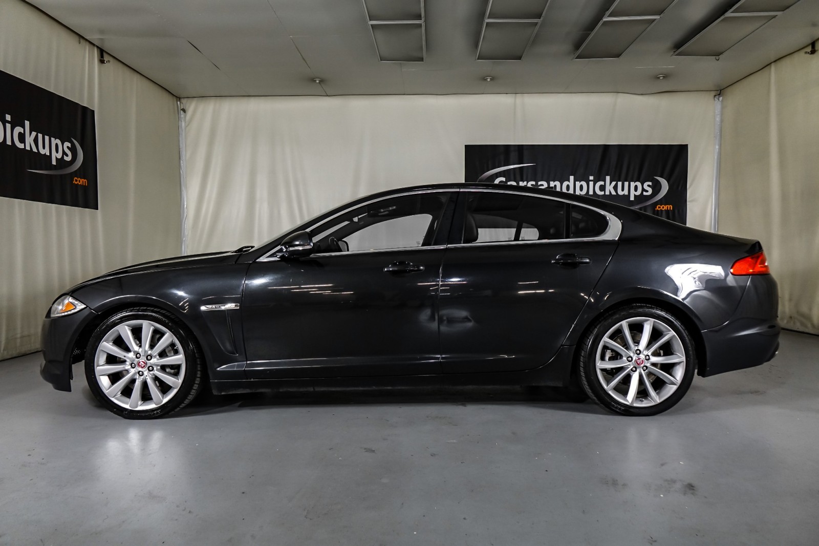 2015 Jaguar XF V6 Sport 11