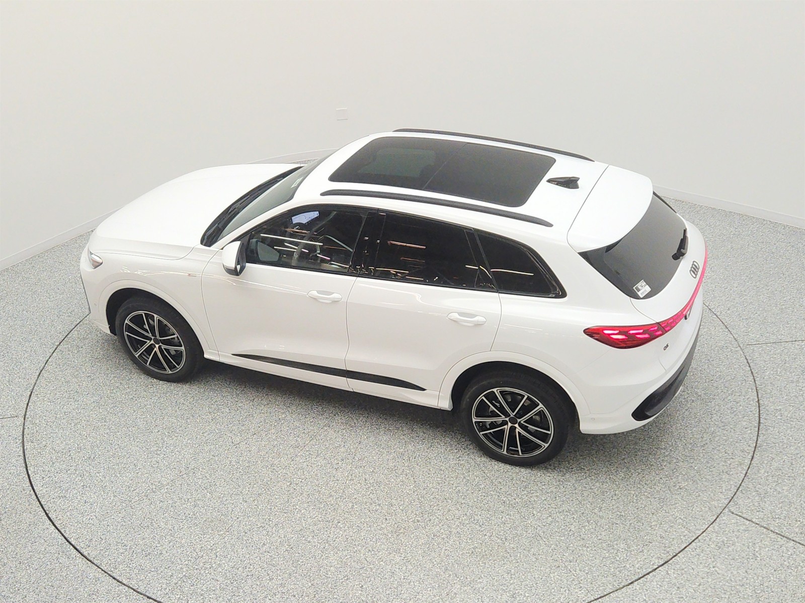 New 2026 Arkona White Audi Premium Plus 2.0 TFSI quattro image 23