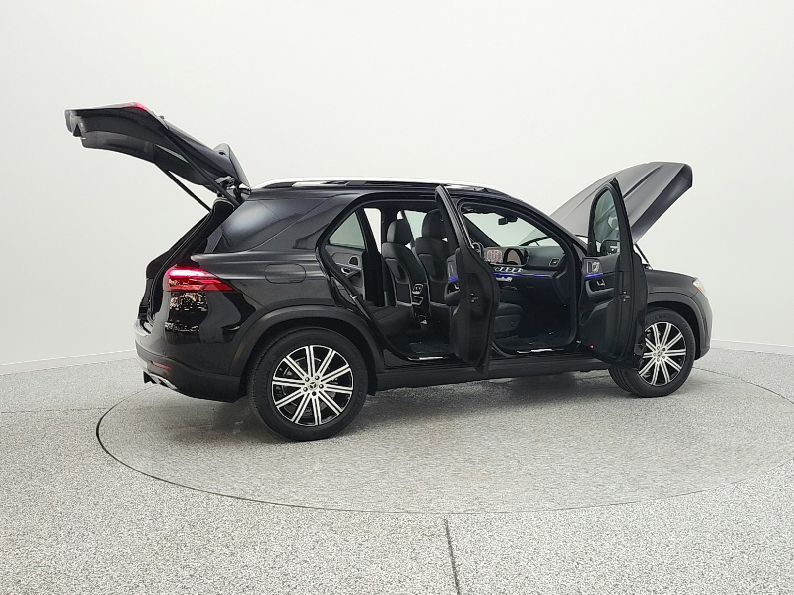 Certified Used 2026 Obsidian Black Metallic Mercedes-Benz GLE 350 4MATIC® SUV image 5