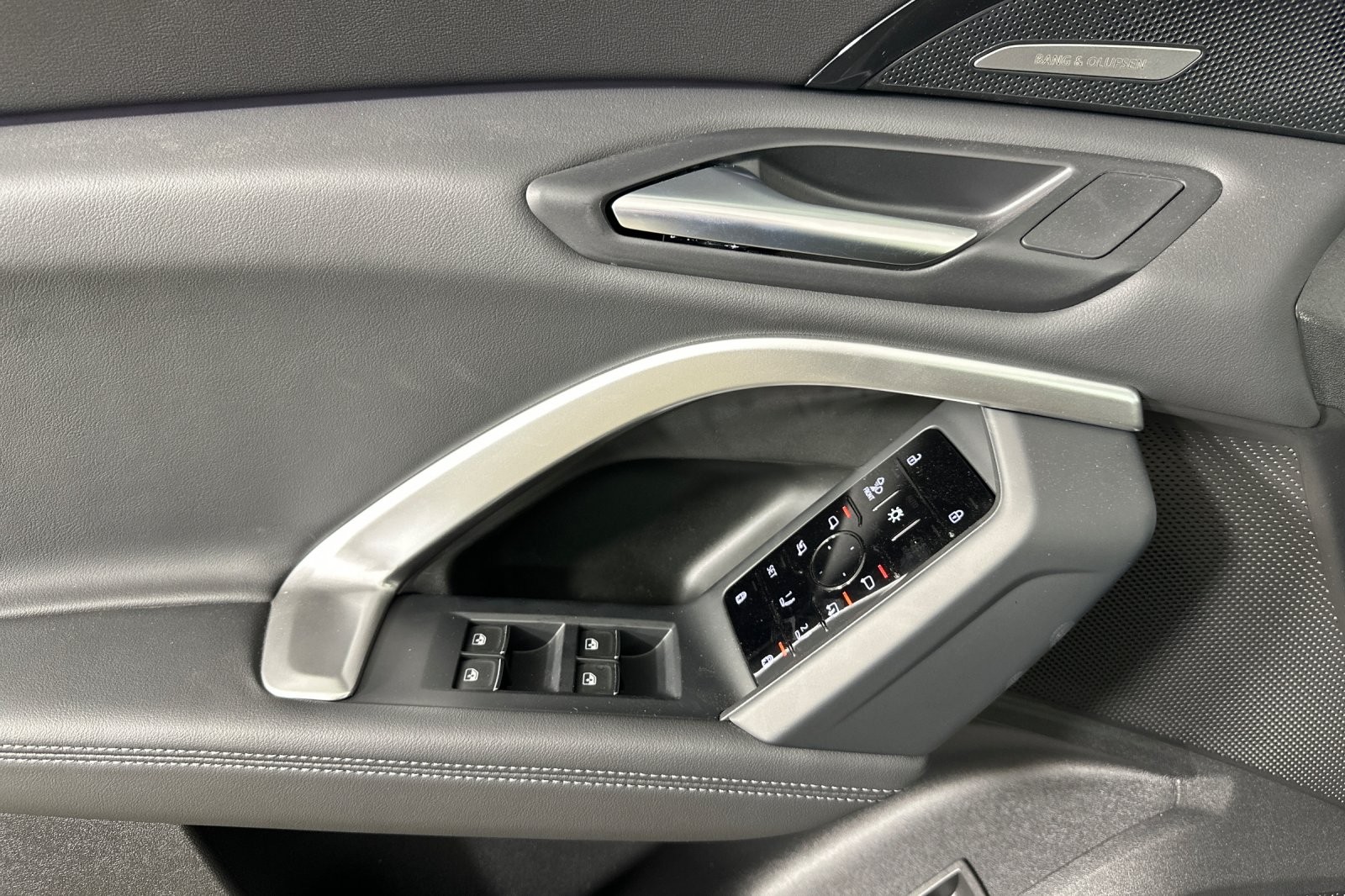 New 2025 Glacier White Metallic Audi Premium Plus 2.0 TFSI quattro image 10